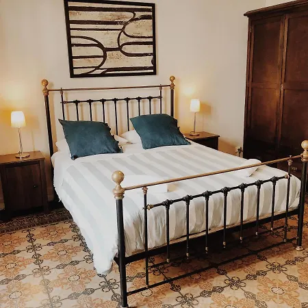 Plaza Universidad Apartment